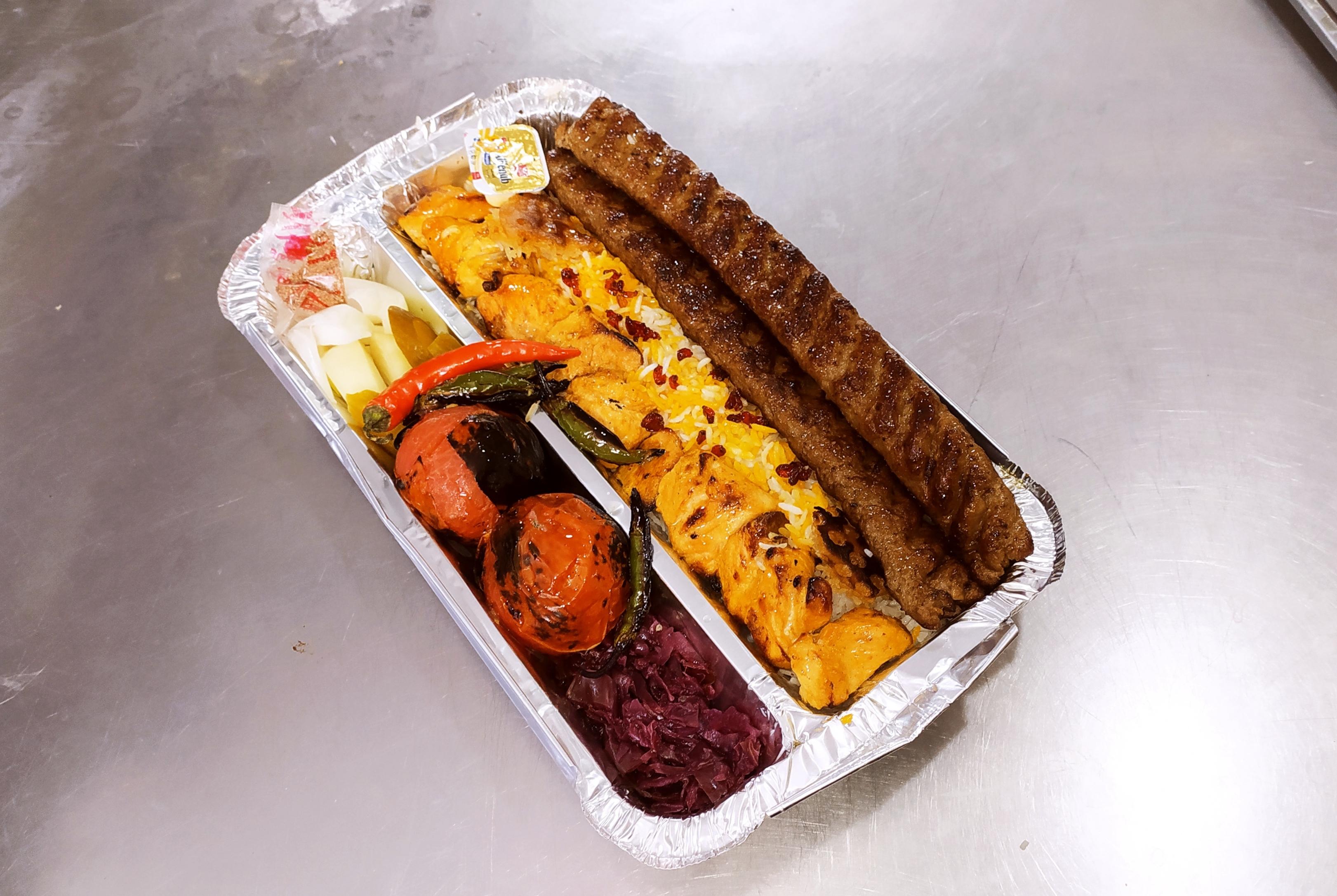 آشپزخانه مرکزی معروف برادران داودی زاده