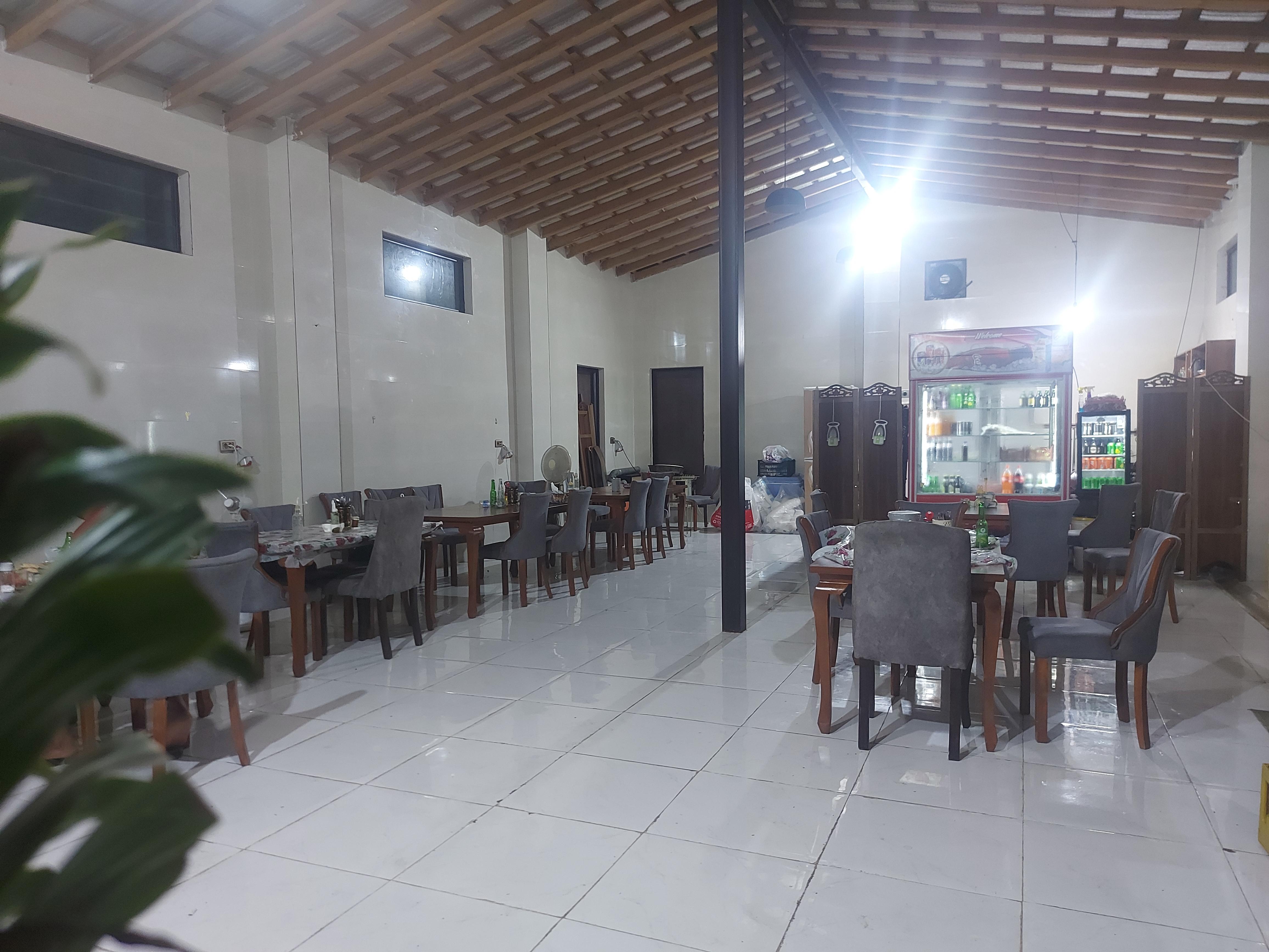 رستوران ترنگ سسمس