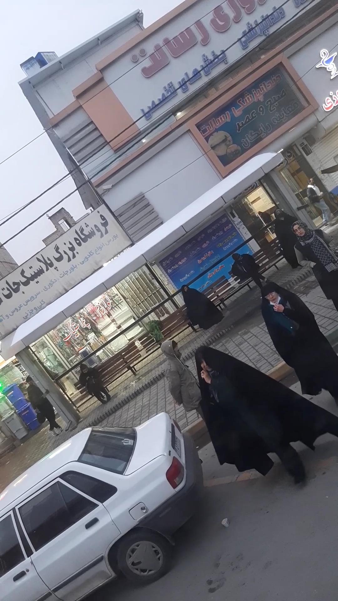 ایستگاه اتوبوس رسالت 66