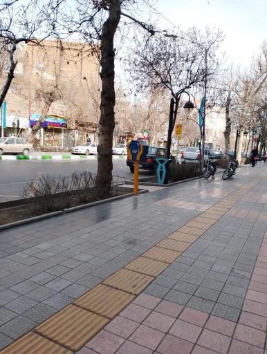 ایستگاه اتوبوس شهید هاشمی نژاد 19