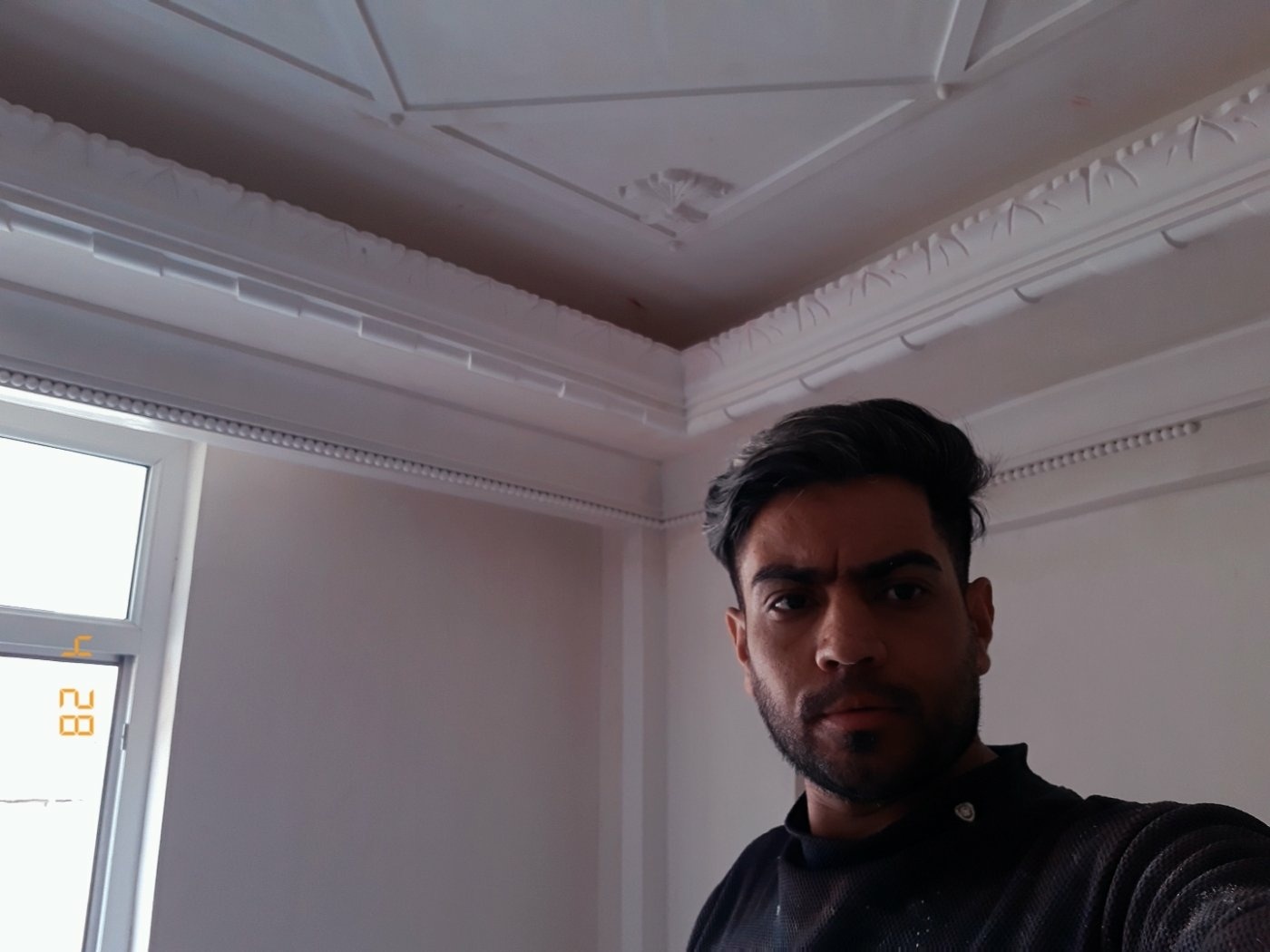 گچ کاری و نقاشی ساحتمان روحی