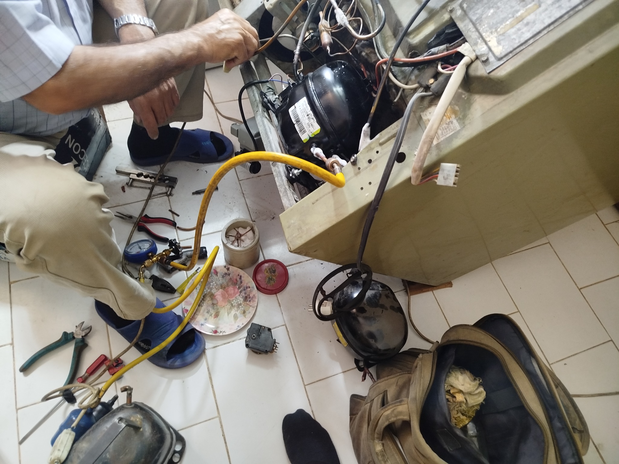 تعمیرات یخچال و فریزر و آبسردکن رضا