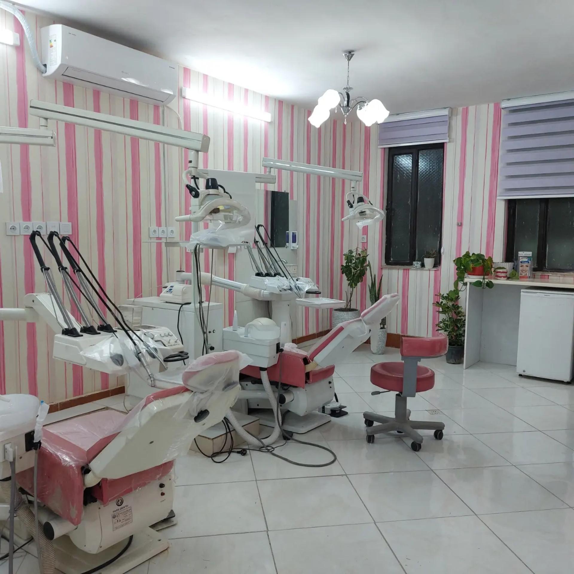 کلینیک دندانپزشکی گل نرگس