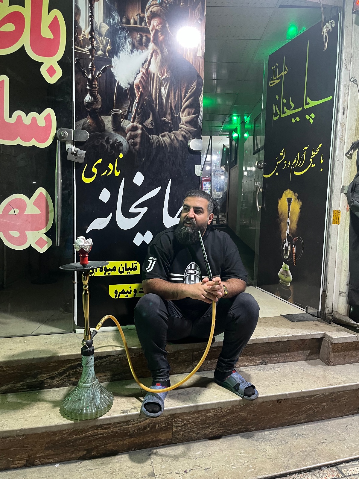 قهوه خانه نادری