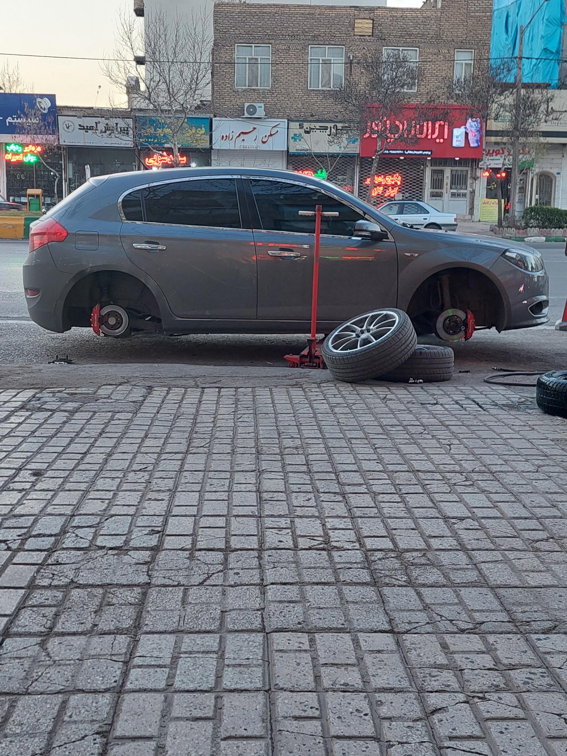 فروشگاه رینگ و لاستیک اتو آسفر