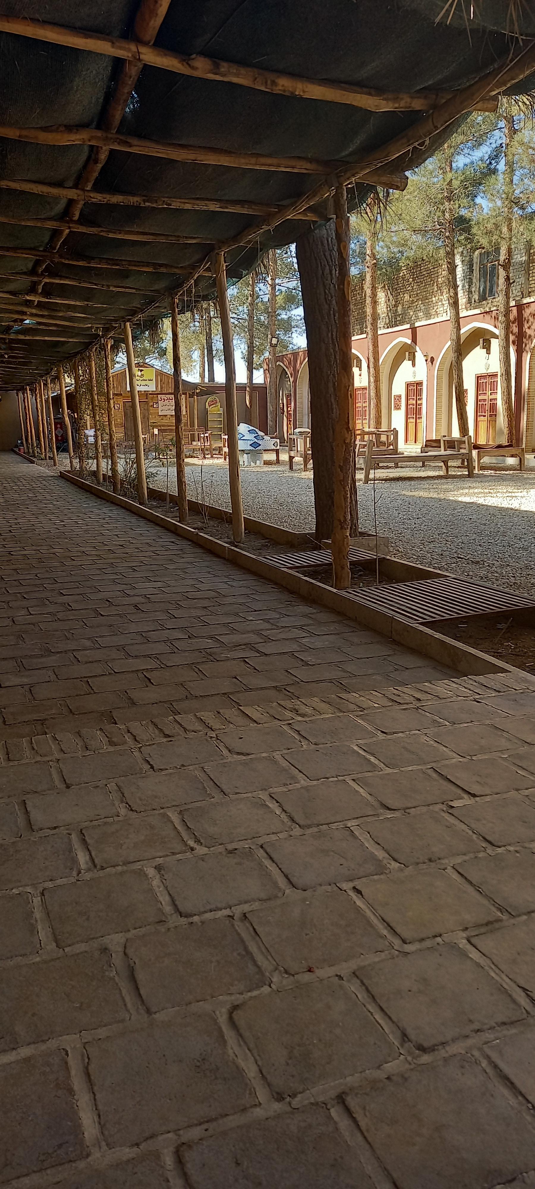 رستوران علمدار