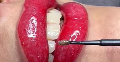 خدمات تخصصی آرایش دائم میکروبلیدینگ لیلا