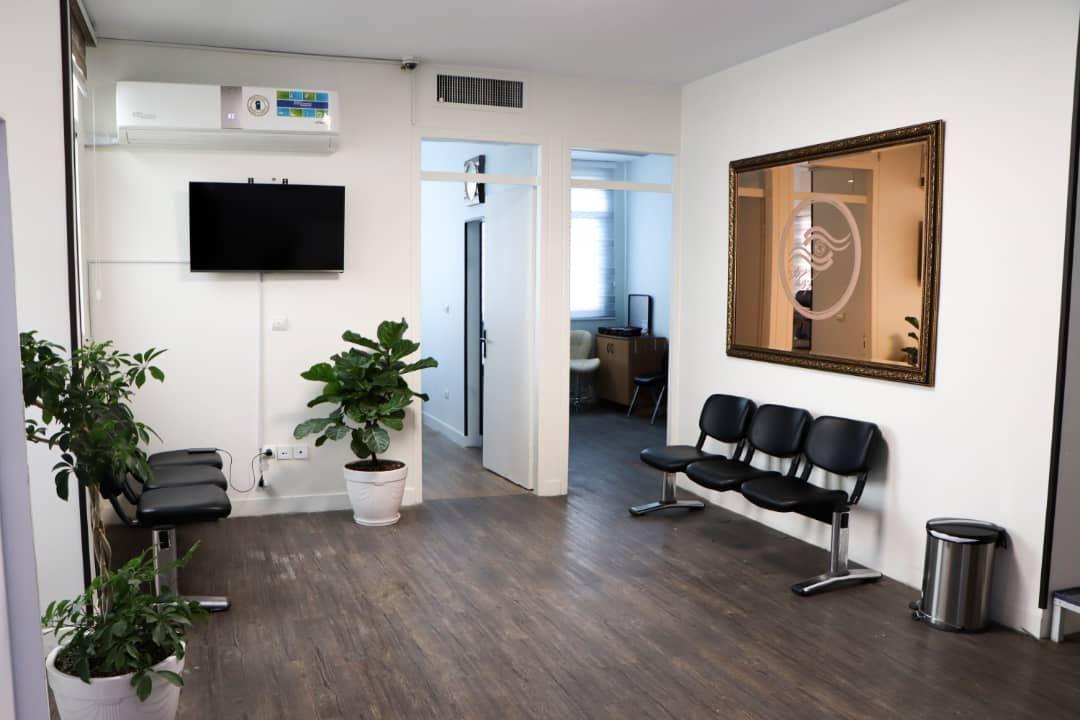 دکتر احسان عباس نیا