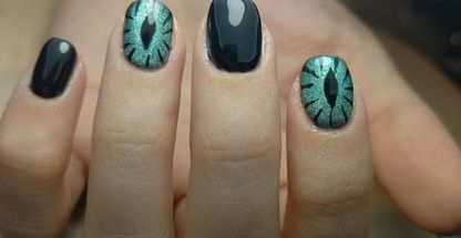 کاشت ناخن نیلوفر