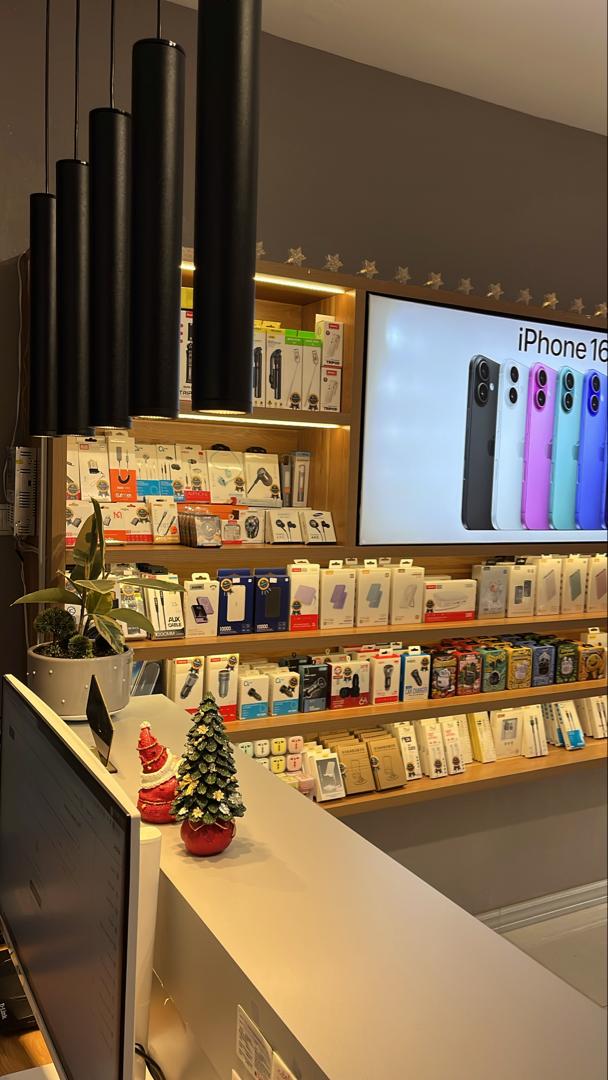 اپل استور آنیل