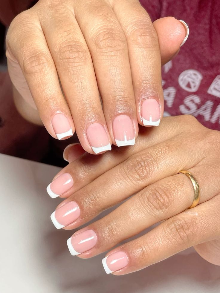 کاشت ناخن نیلا