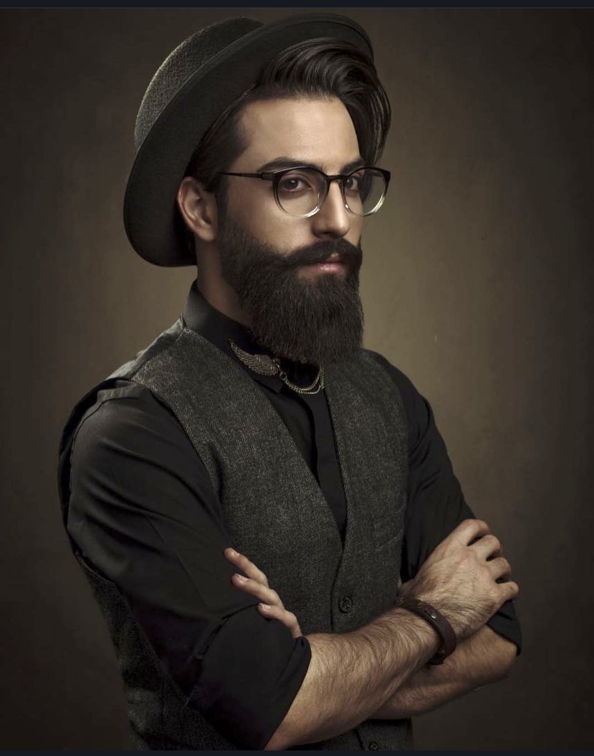 آرایشگاه آقای رباط