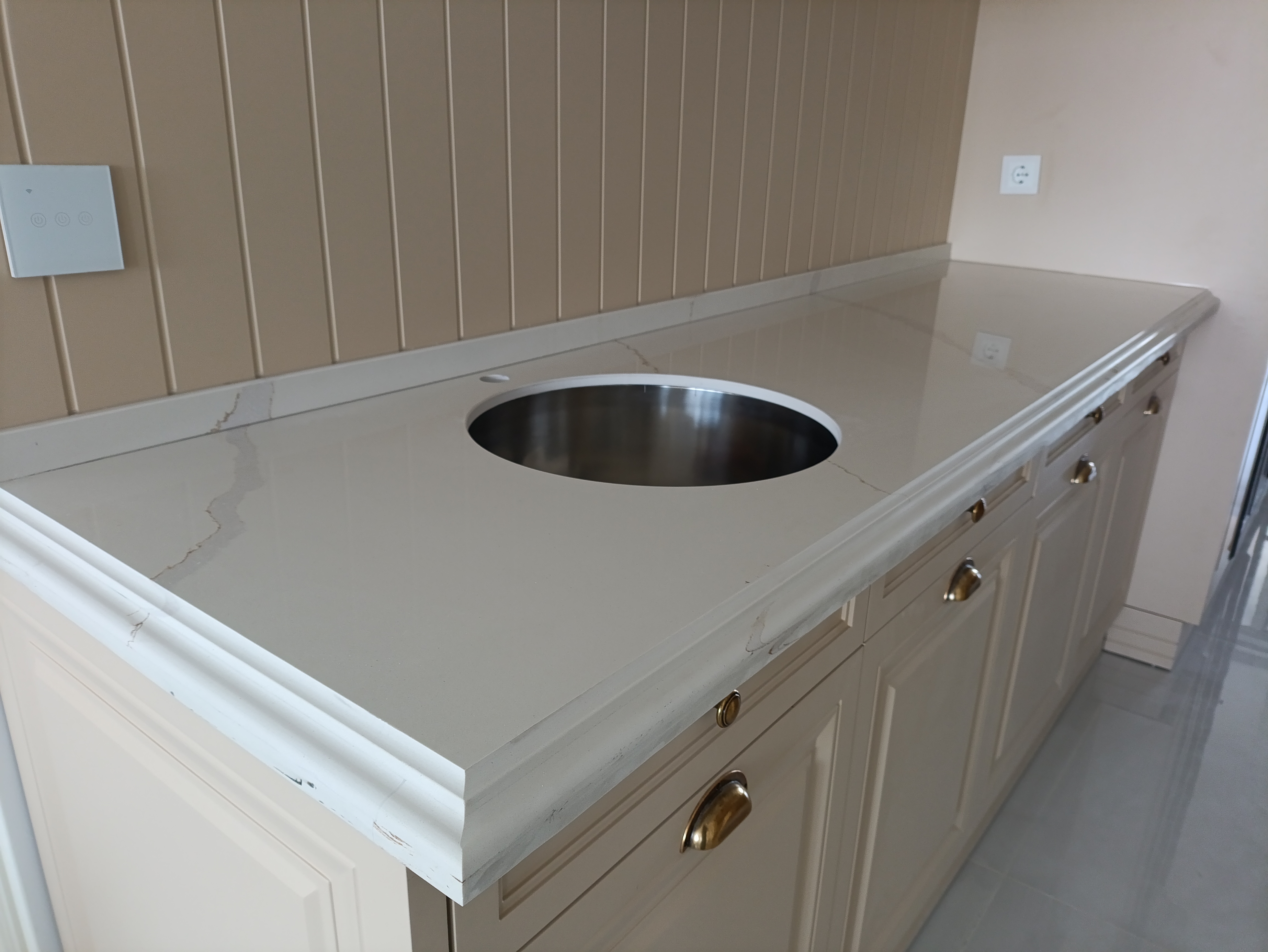 اجرای صفحات کابینت کوارتز-فیروزی