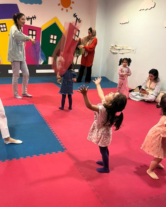 کلاس  های والد و کودک حرکتی خلاق