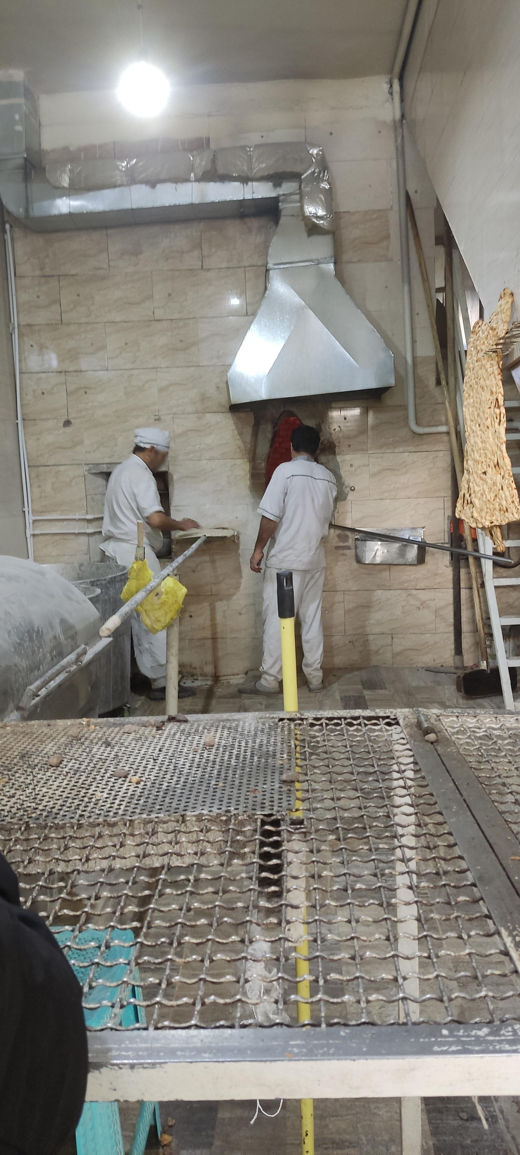 نانوایی سنگکی مــادر