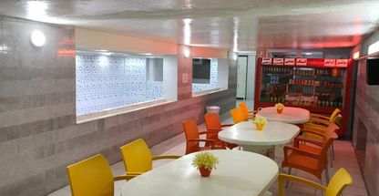 استخر مجموعه ورزشی دلفین سفید