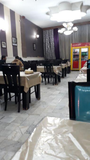 رستوران میزبان