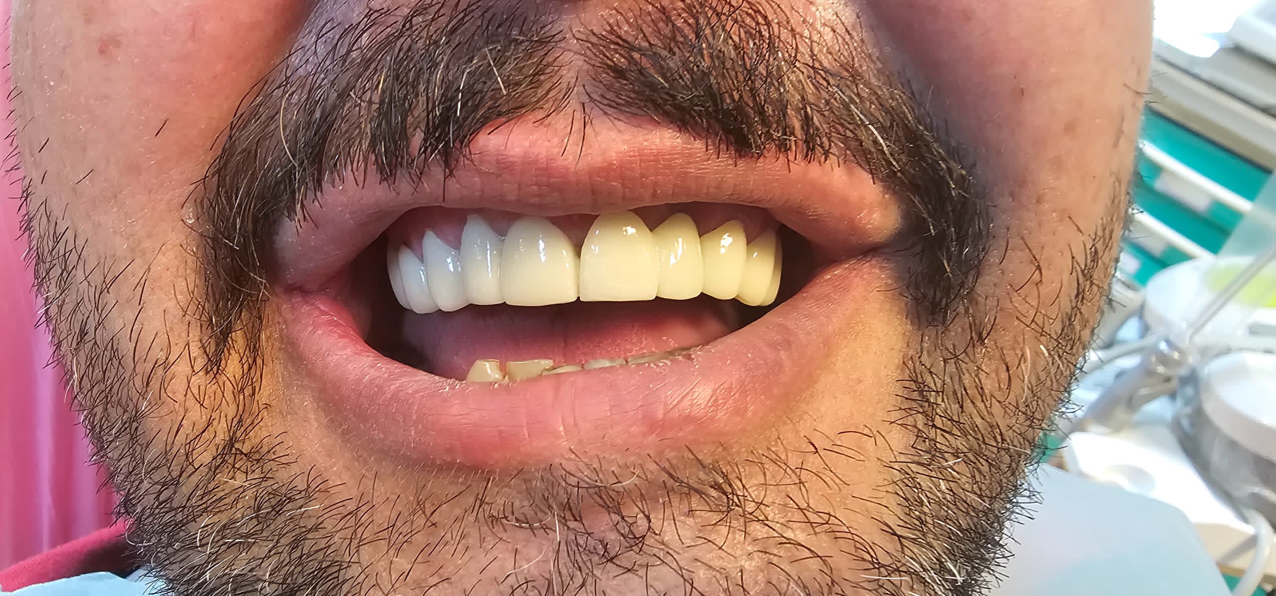 کلینیک دندانپزشکی دکتر احسان میرزایی