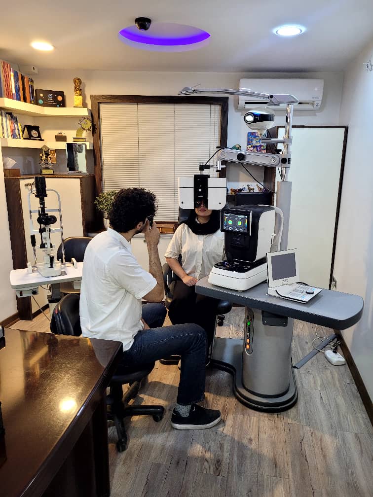 مطب بینایی سنجی و عینک شفاف