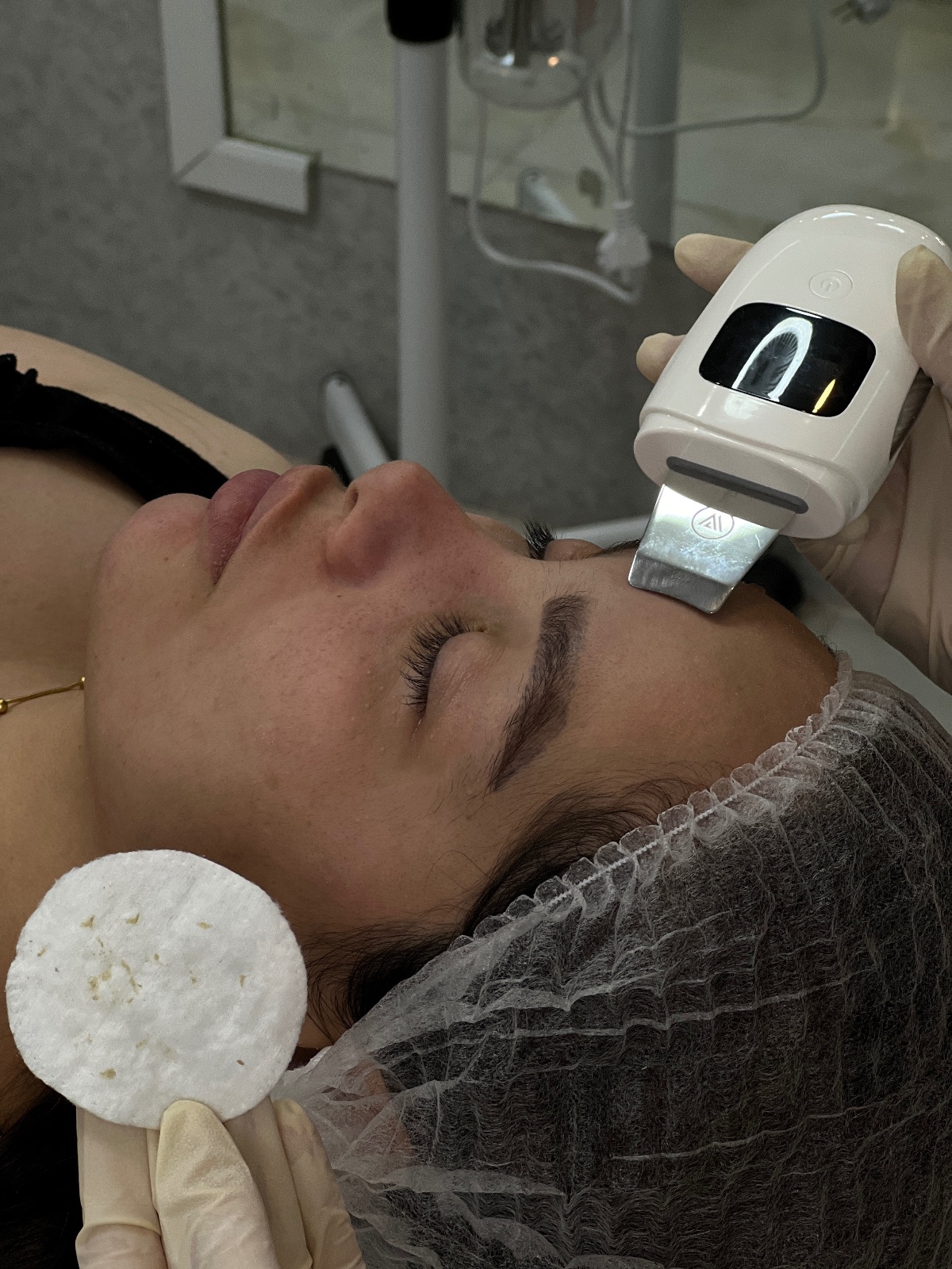 فشیال تخصصی در کلینیک پوست مو ونوس