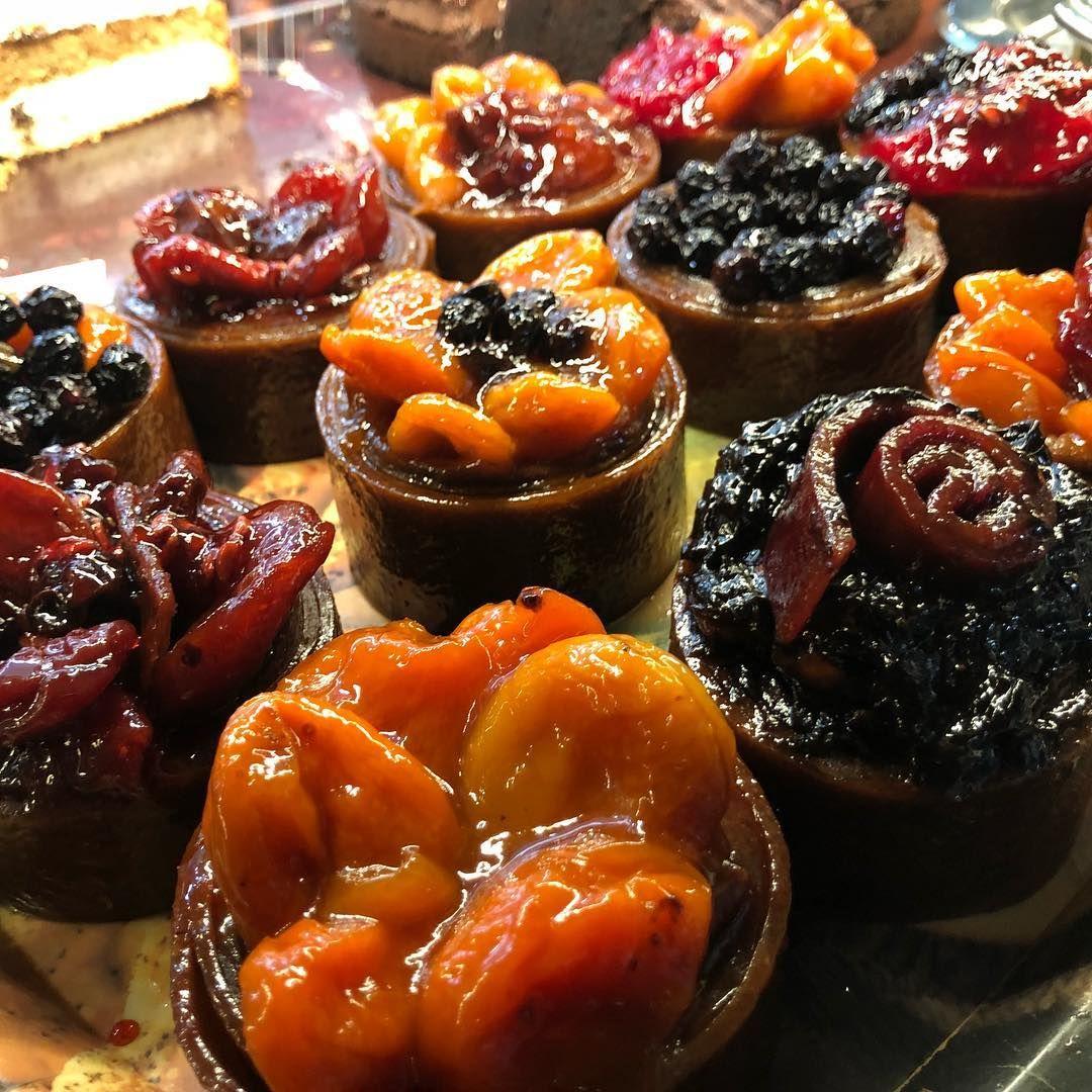 آبمیوه بستنی نیاوران چمن سابق