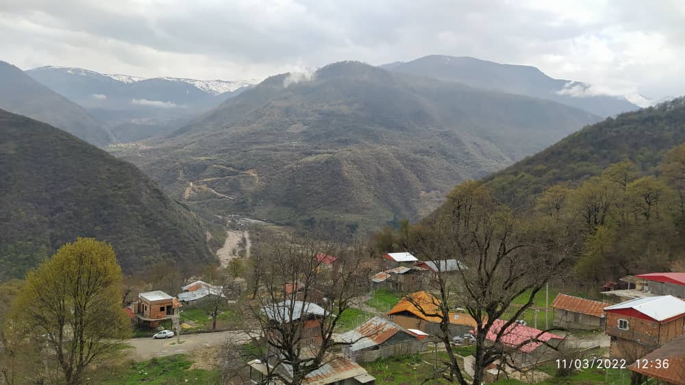 اقامت گاه بوم گردی وسیع سر ازداربن