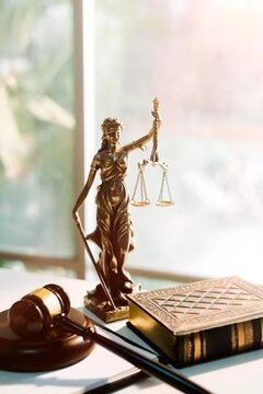 وکیل پایه یک دادگستری امورحقوقی خدایی فر