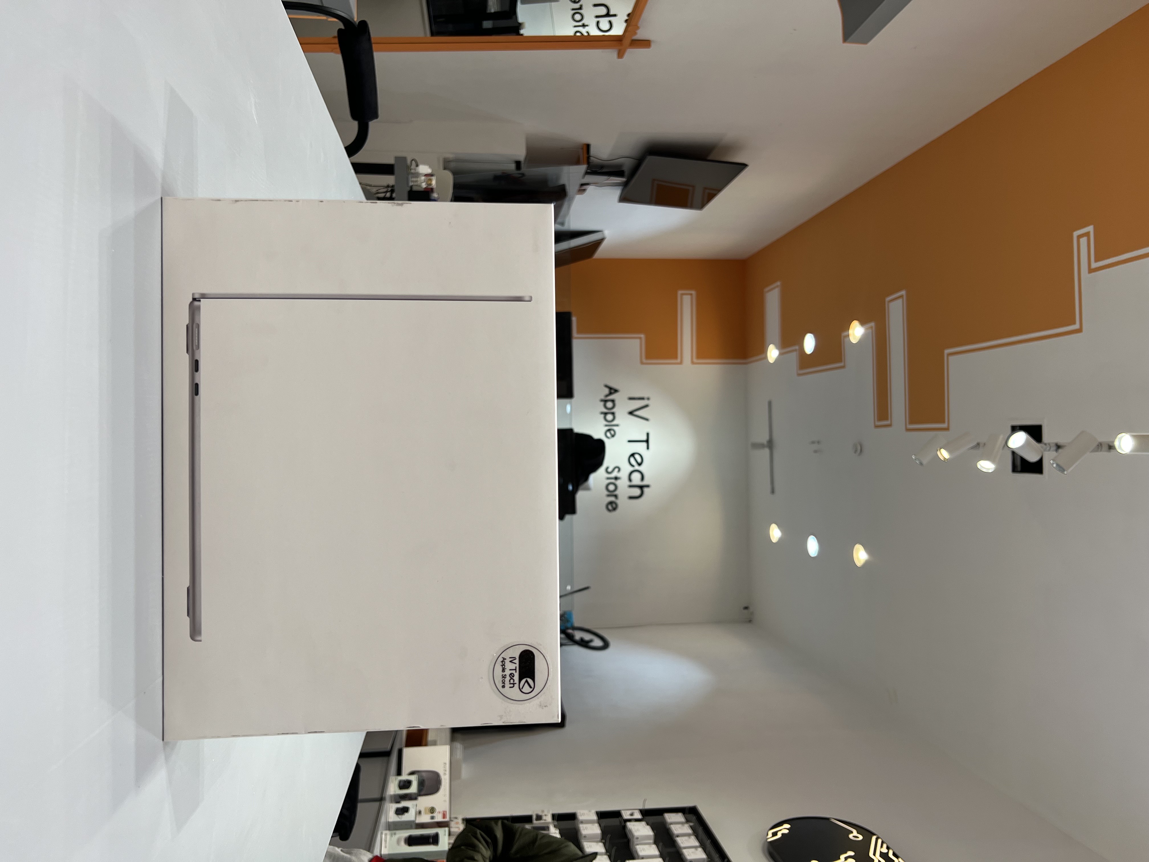 اپل استور آی وی تِک iv tech