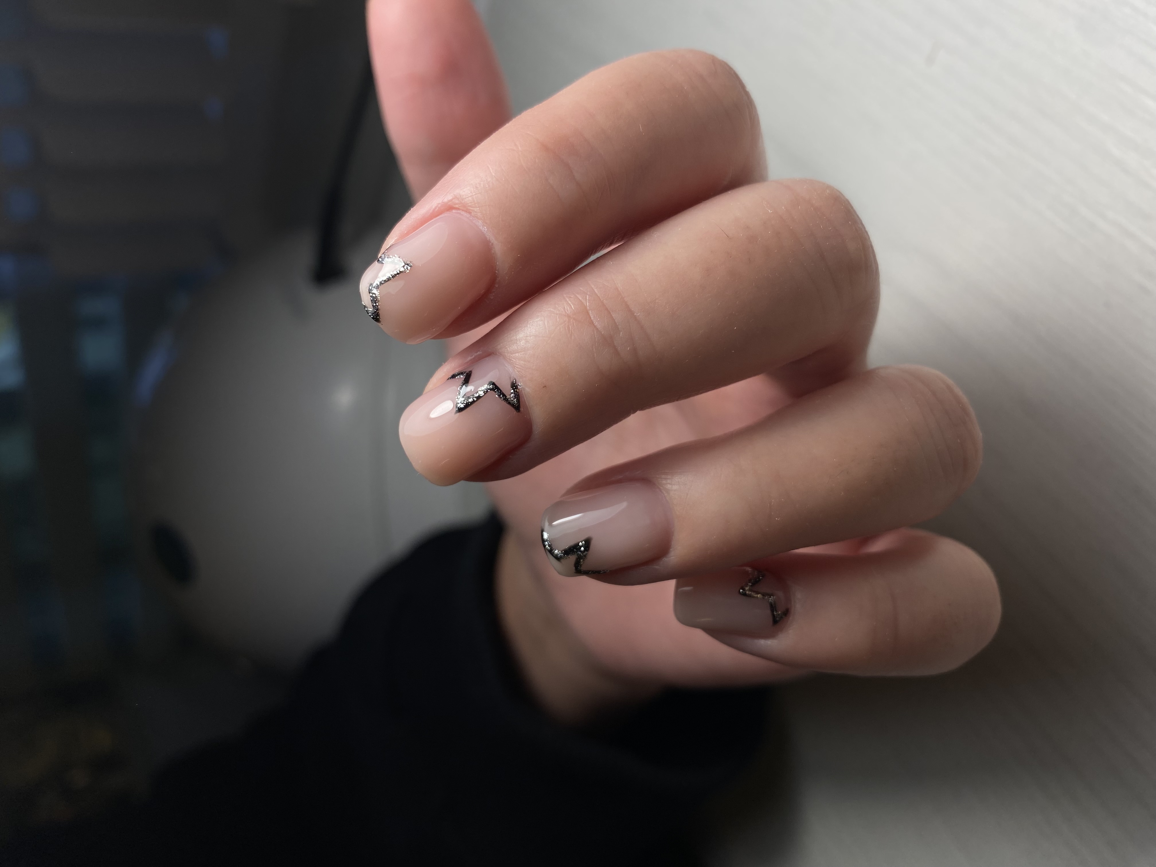 سالن ناخن ، مژه ، تتو و فیشال بیانکو