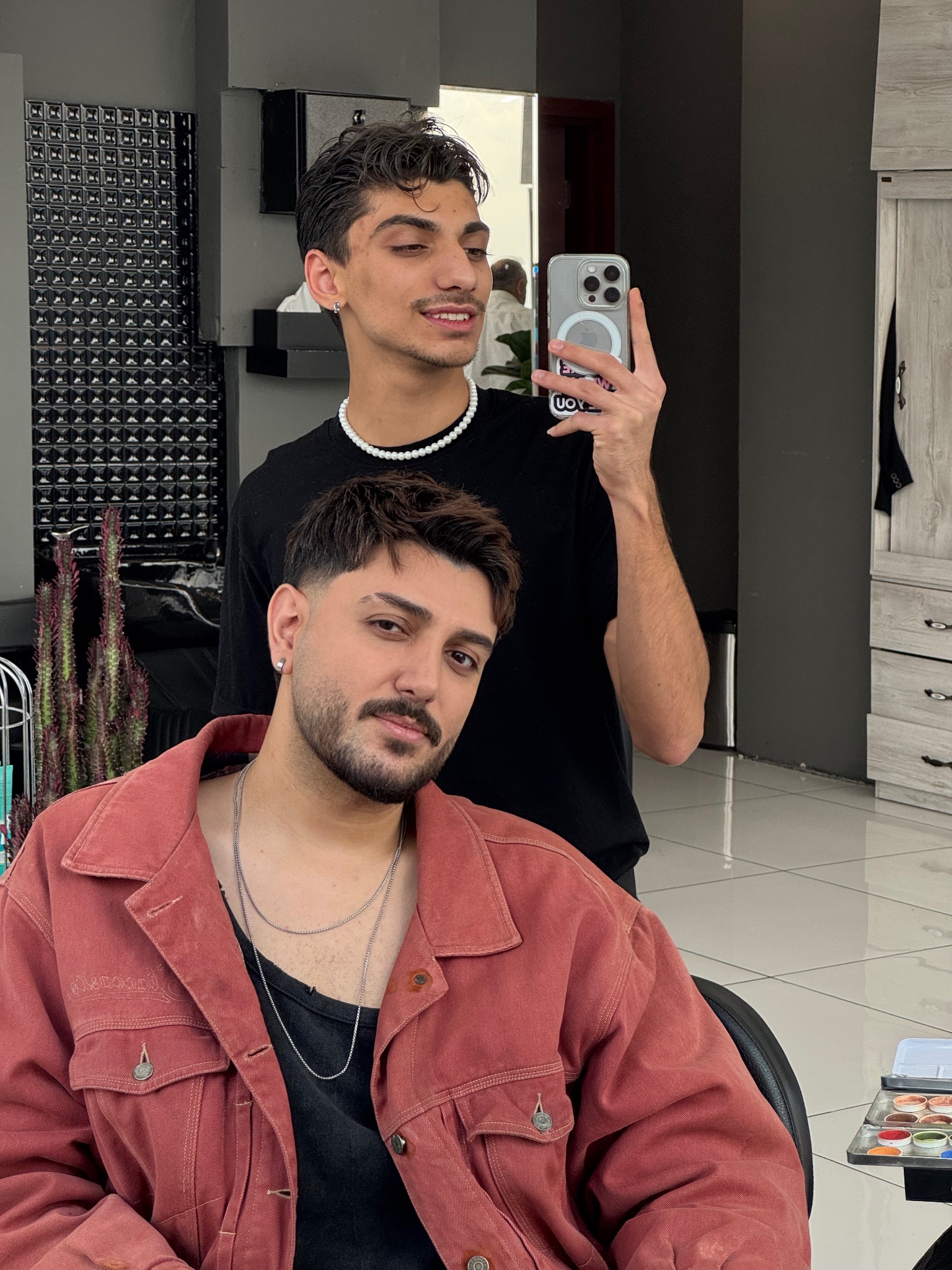 سالن آرایشگاه مردانه آتا ATA