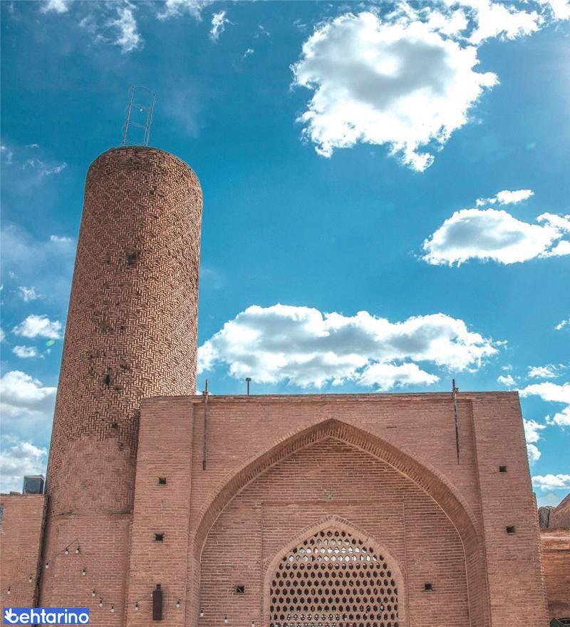 مسجد و مناره گز