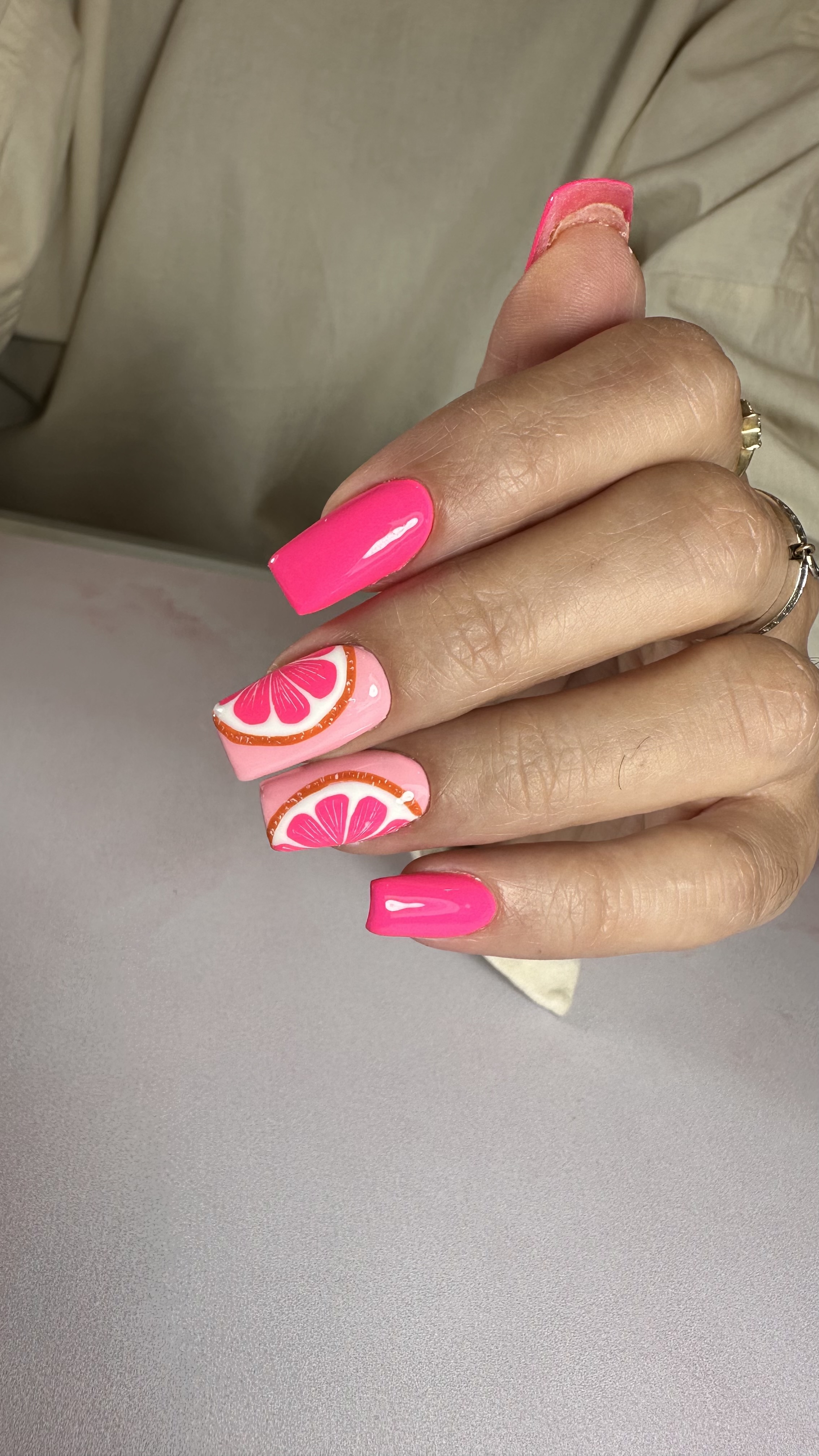 آموزش و خدمات تخصصی ناخن فاطمه مقیمی