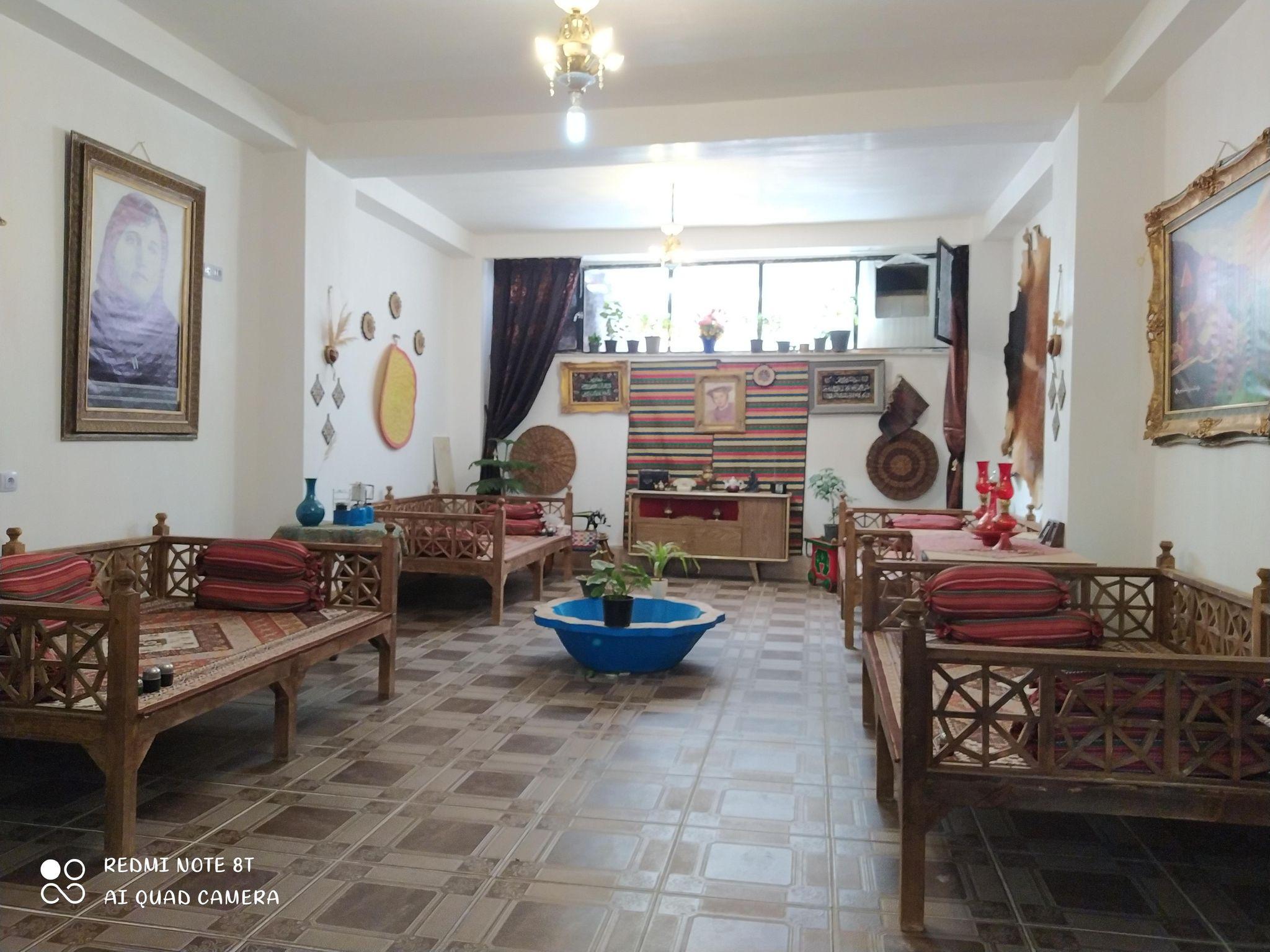 رستوران فروردین