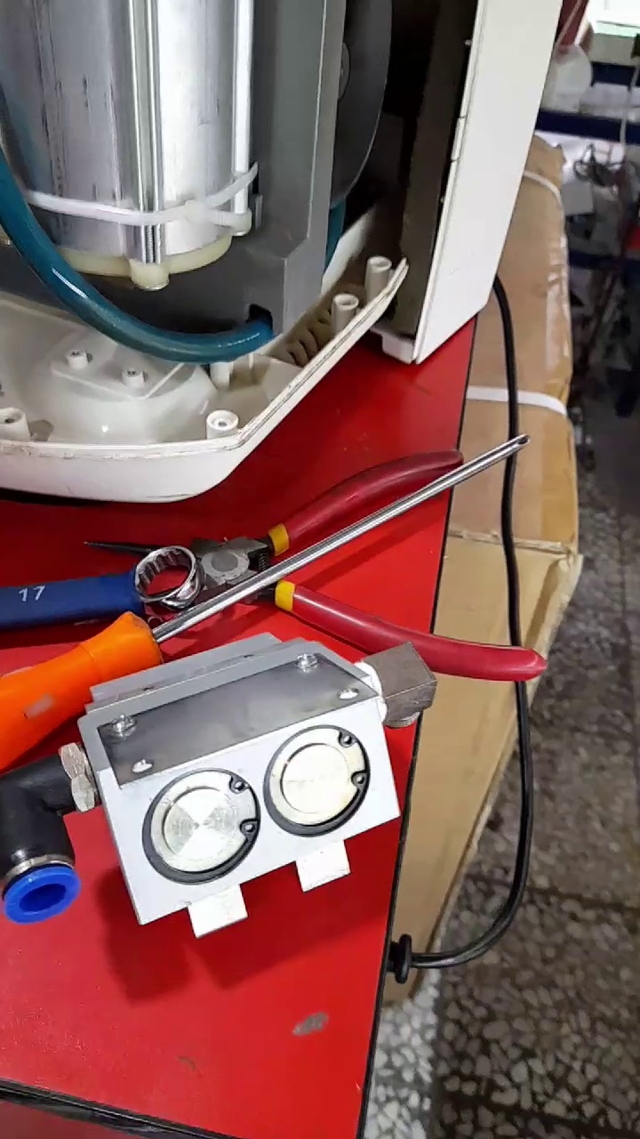 تعمیرات وتجهیزات پزشکی الکترو آذین