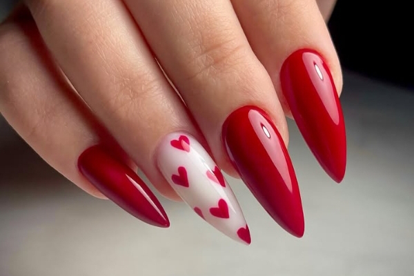 خدمات کاشت ناخن سانیا