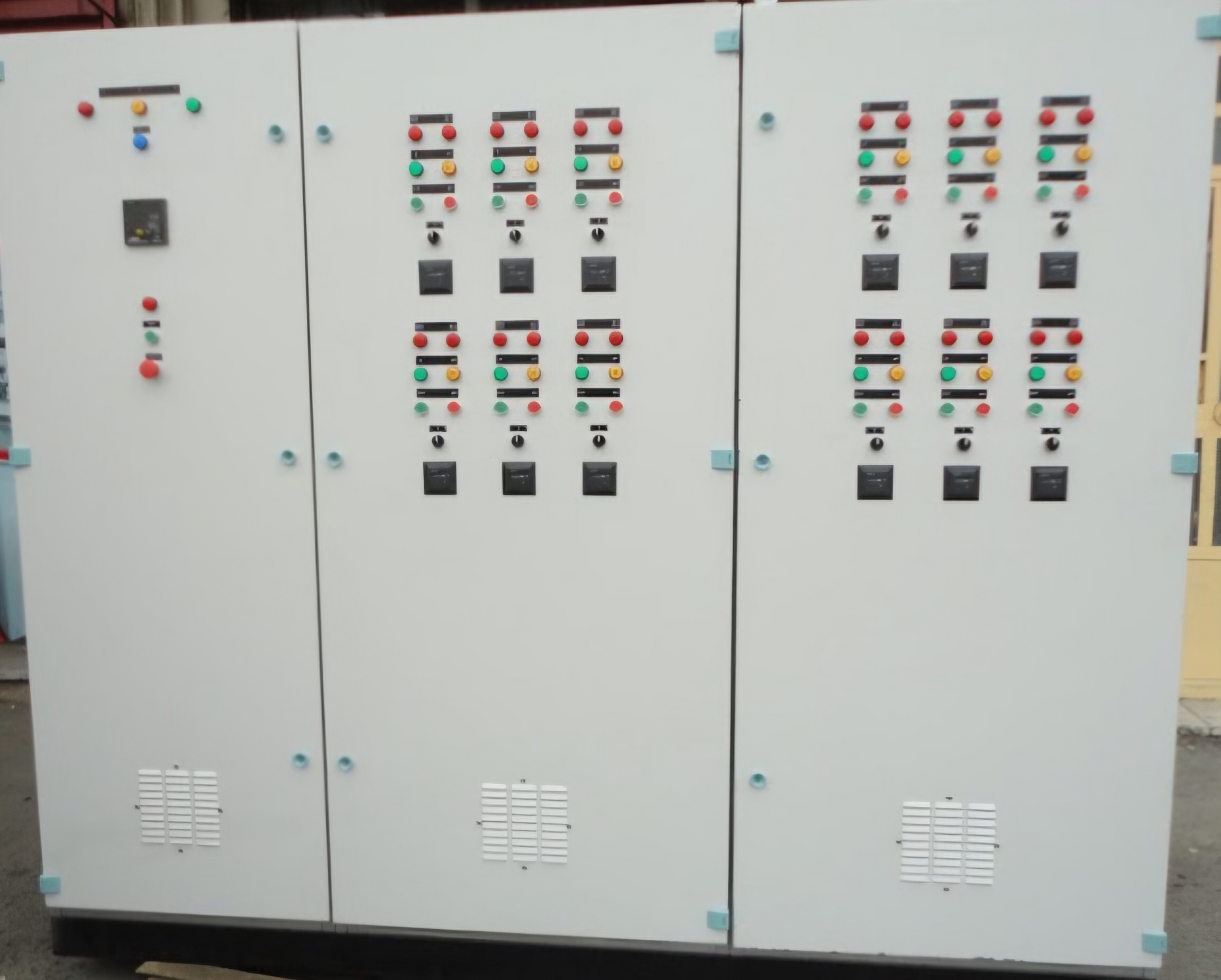 تابلو برق و بدنه سیواکن پارسیان