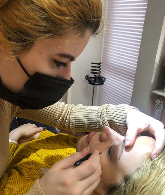 پاکسازی و درمان پوست آنجلا