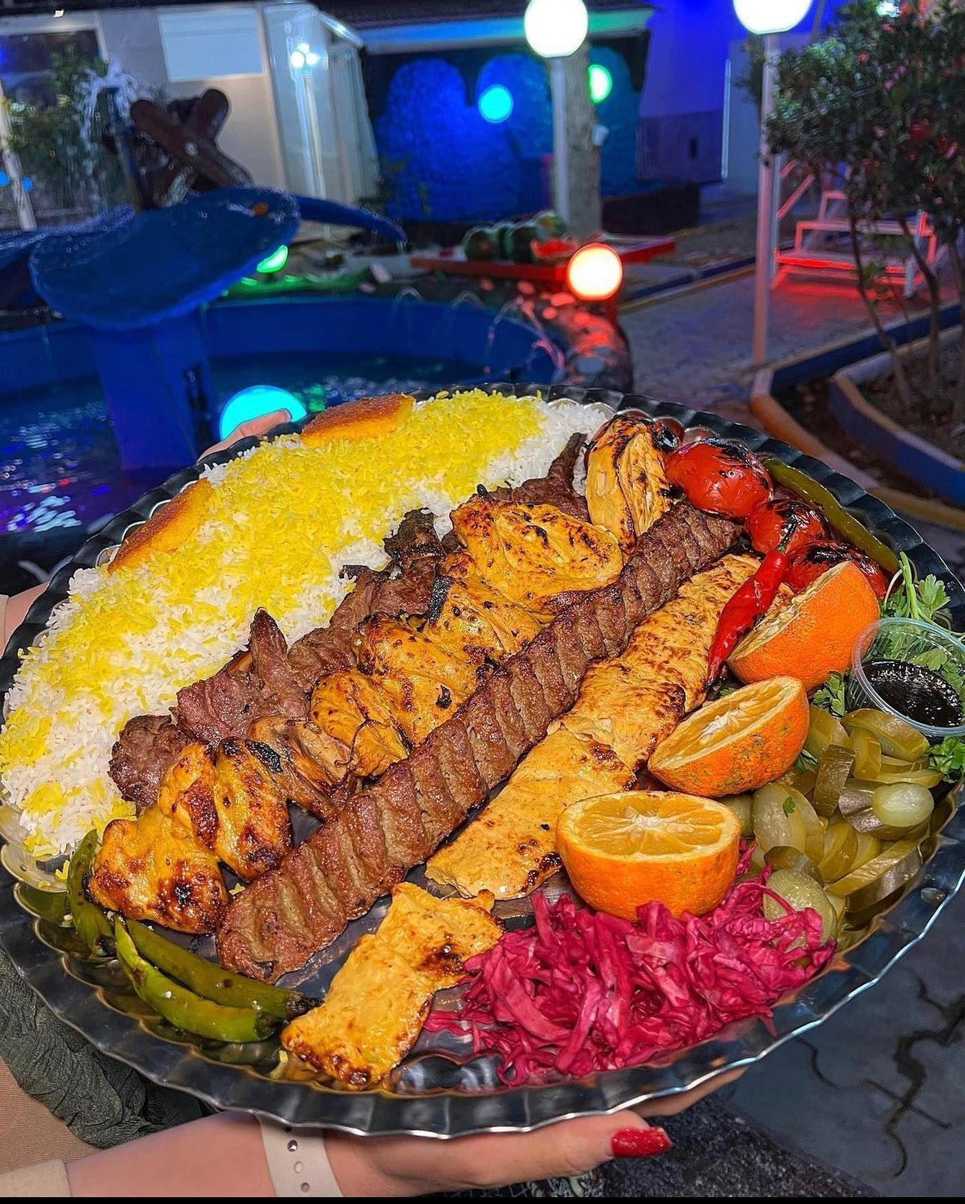 باغ رستوران سنتی عبدالرزاق