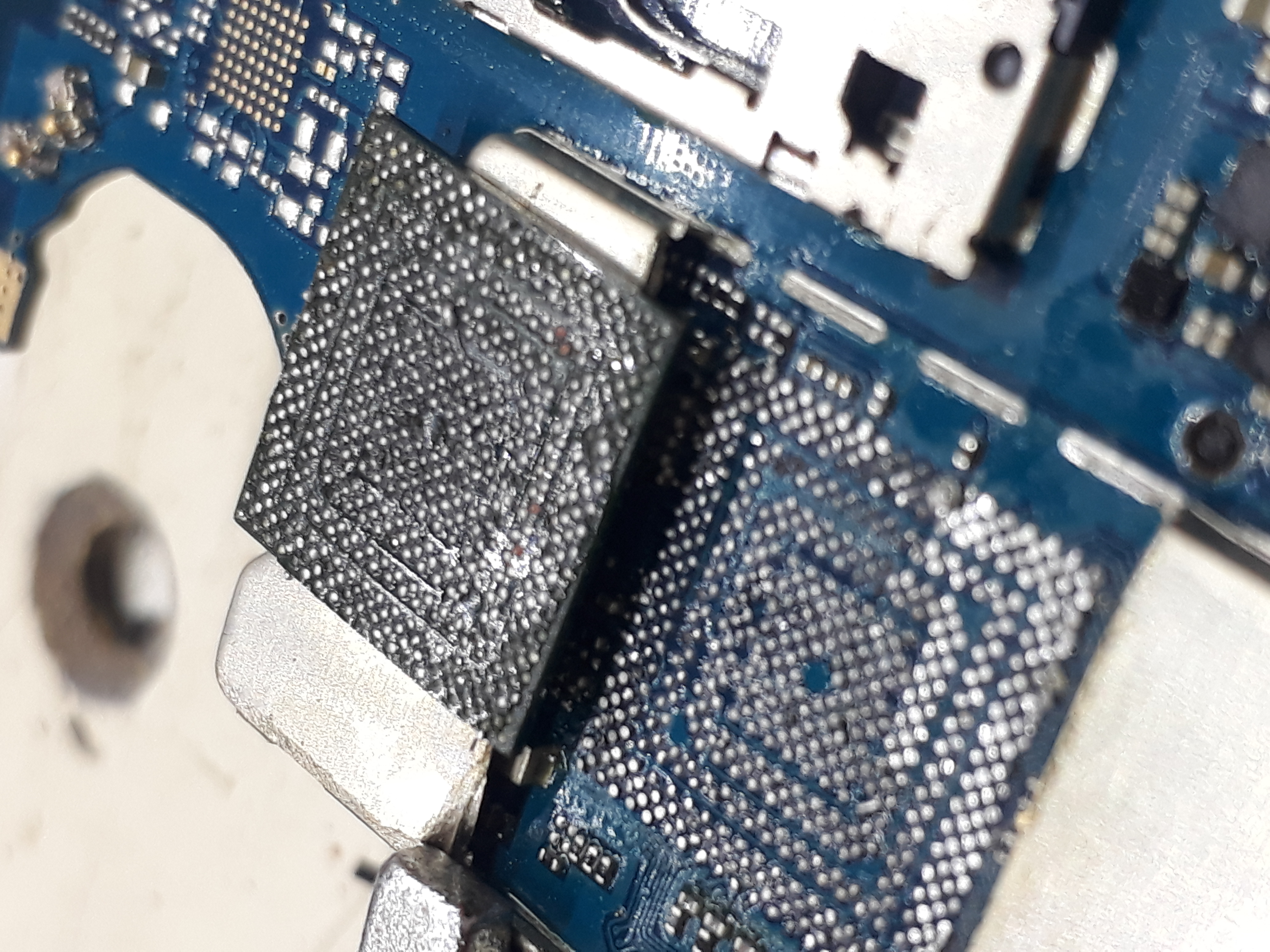 تعمیرات تخصصی موبایل بهرام لوشان