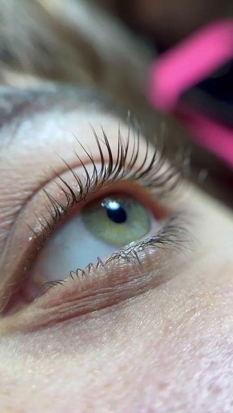 خدمات زیبایی مژه روژان