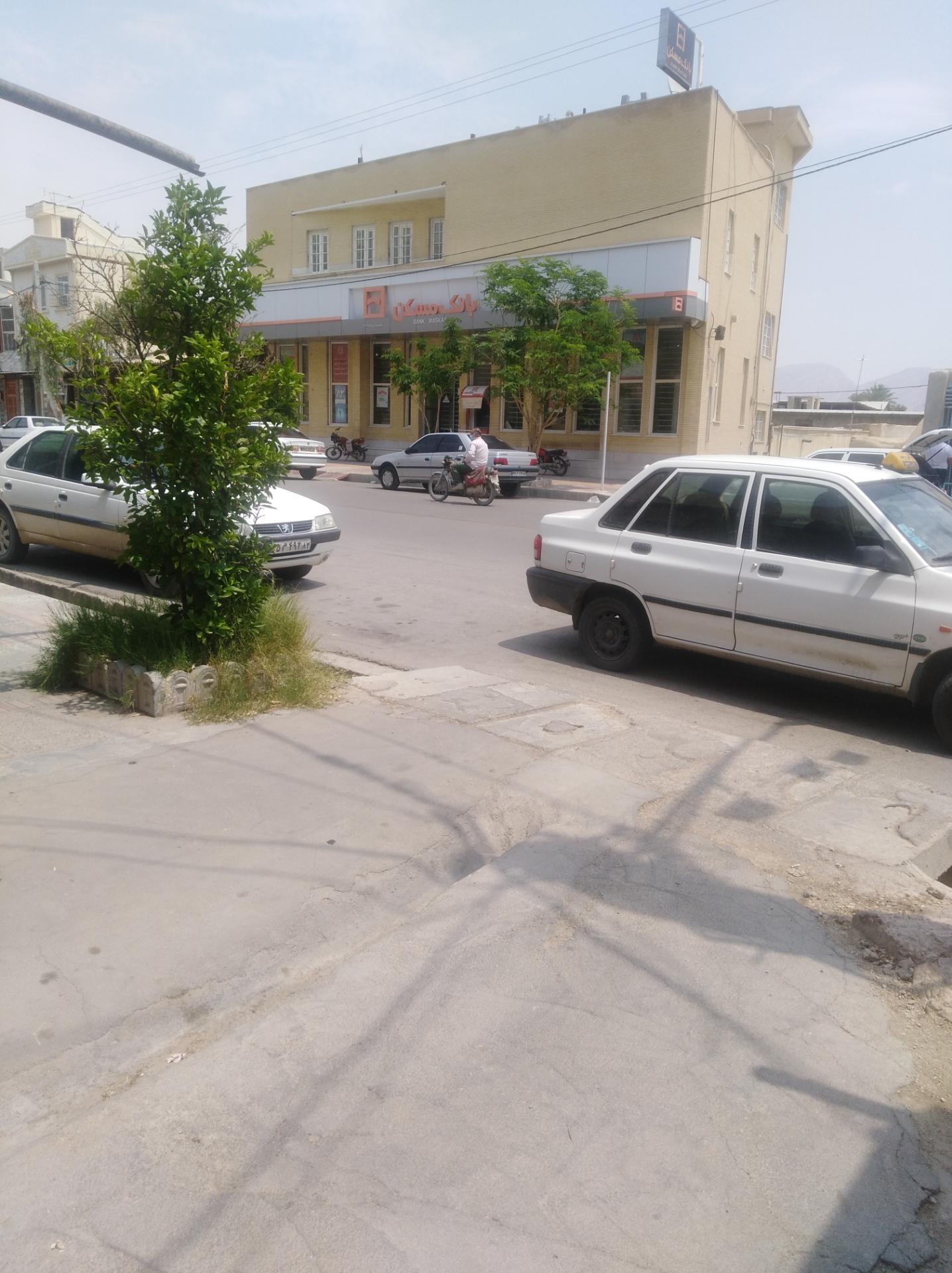 بانک ایران زمین شعبه شهرستان لارستان