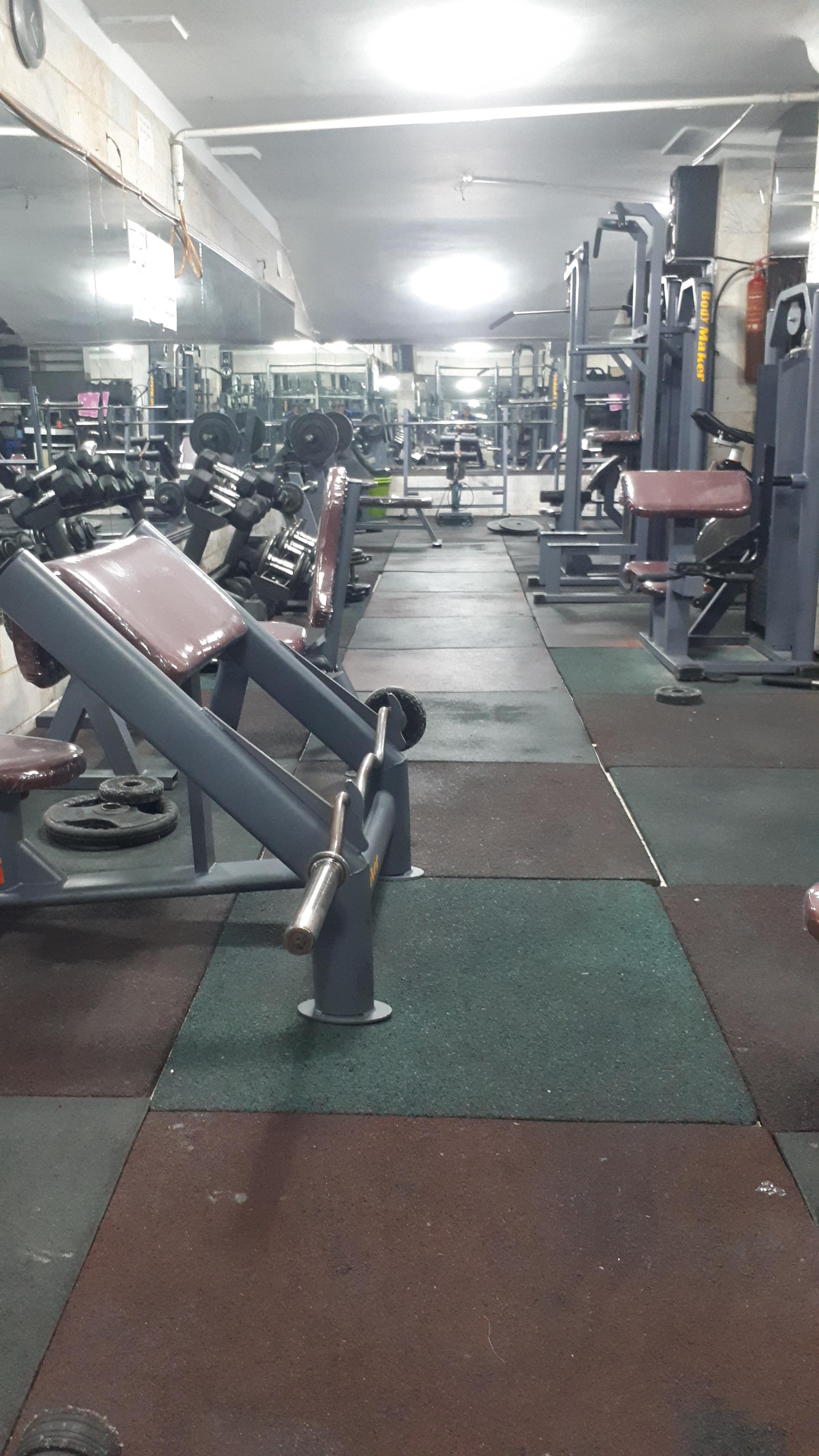 باشگاه بدن سازی پارسه