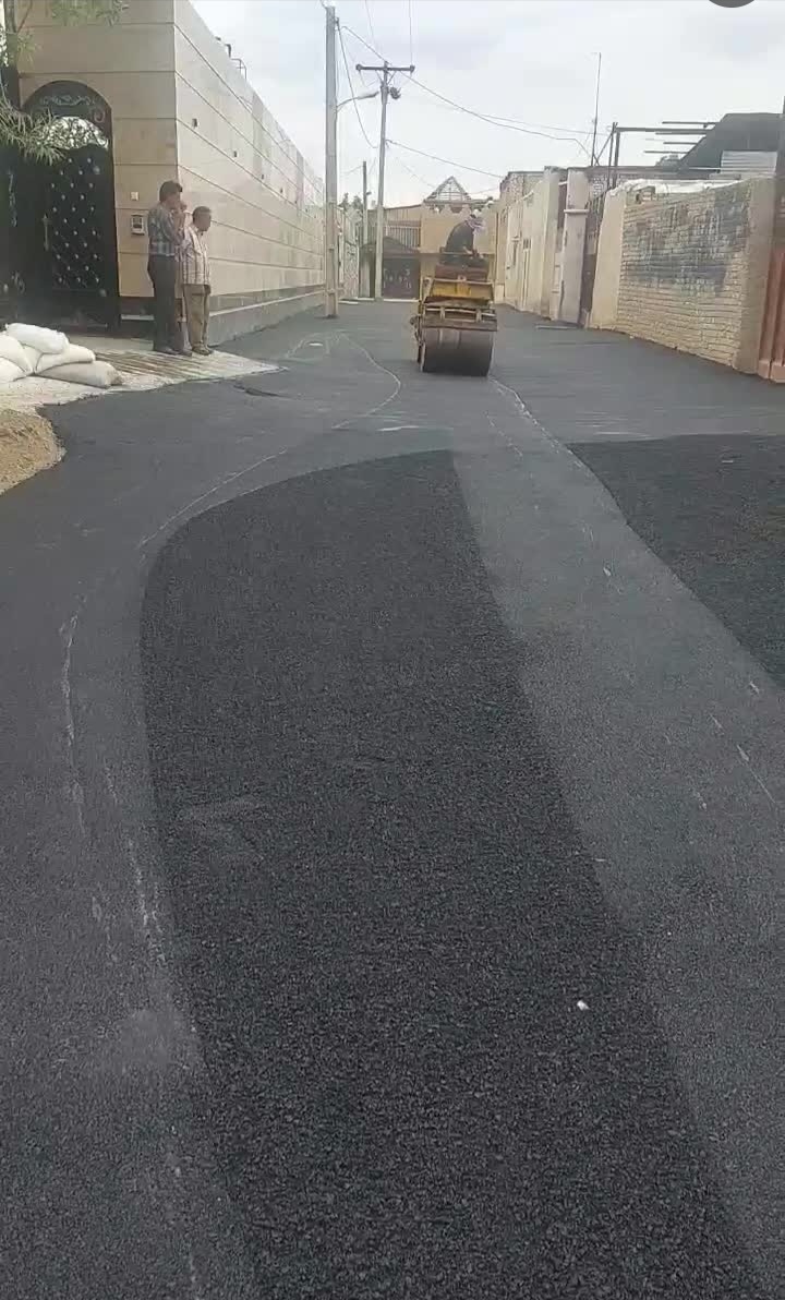 اجرای آسفالت و ایزوگام و قیروگونی آرش