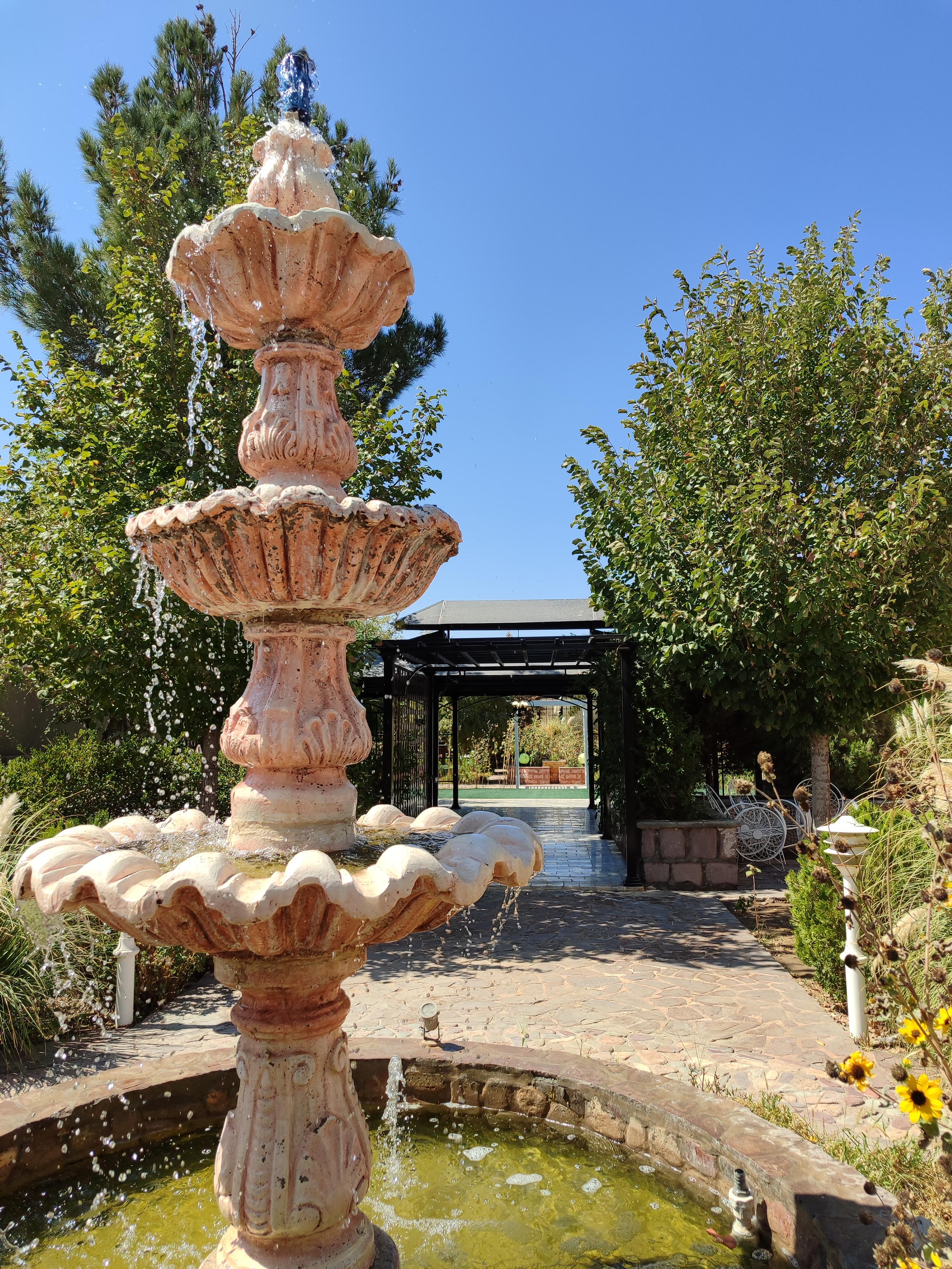 باغ عمارت افرا