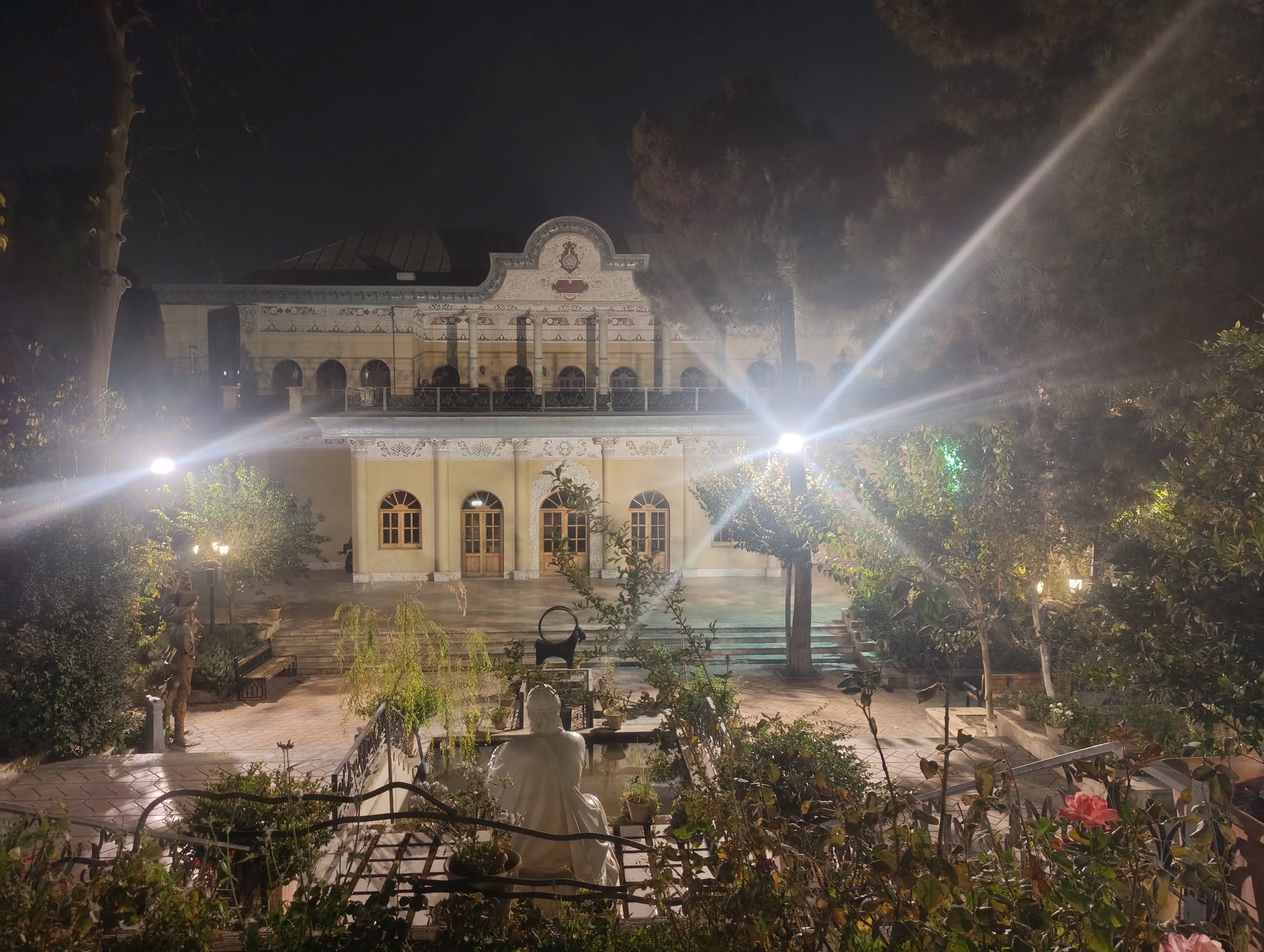 رستوران دارالنظاره عبداله خان قاجار