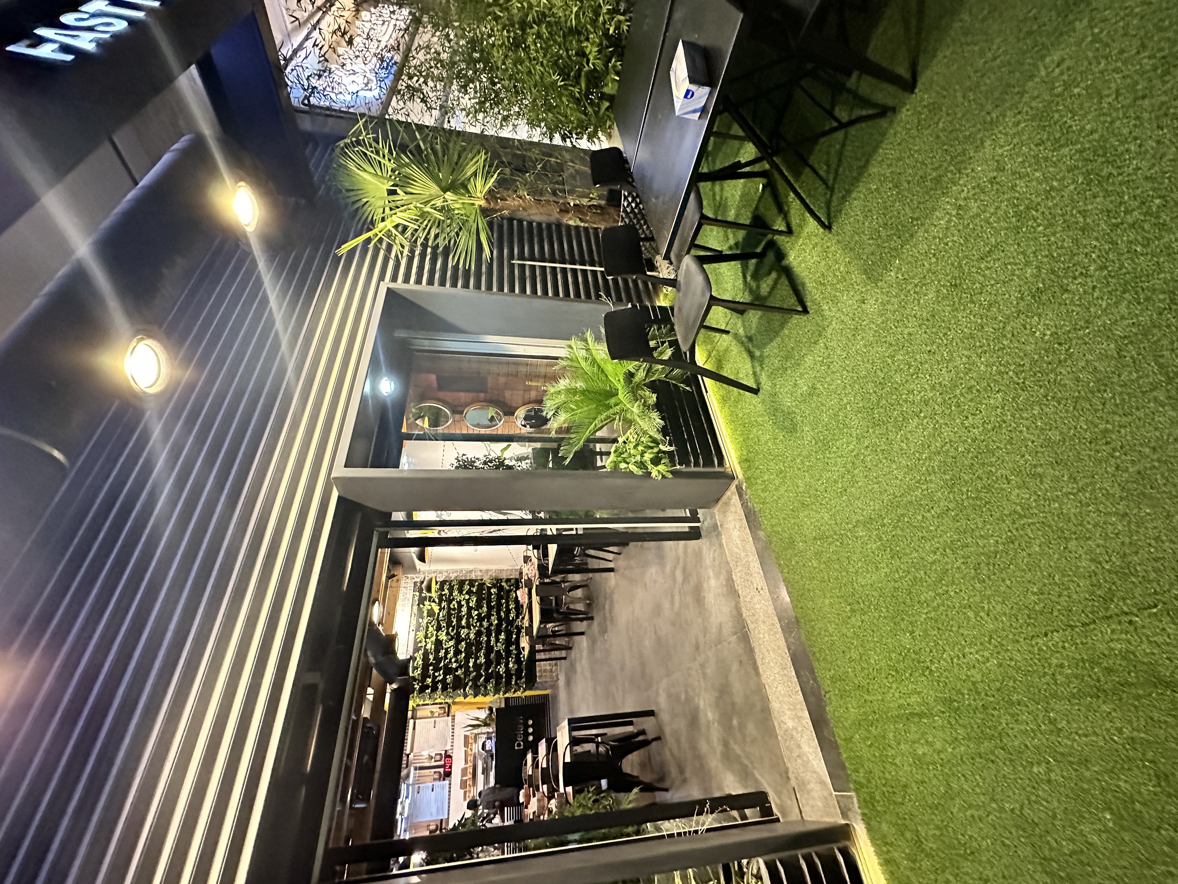 فست فود دلاوی