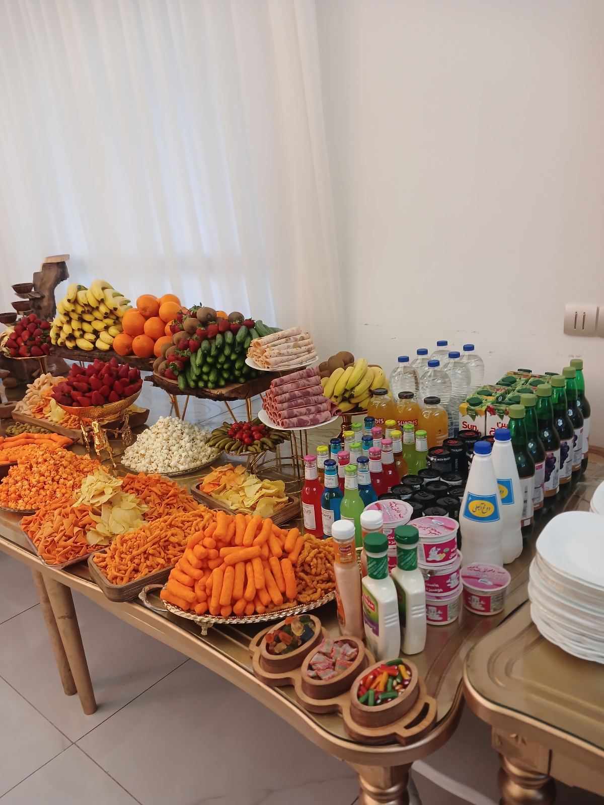 خدمات پذیرایی و نظافتی میرزایی