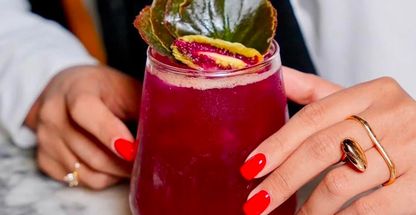 خدمات و آموزش ناخن ثمین