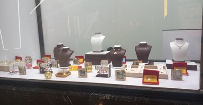 طلا و جواهر فروشی