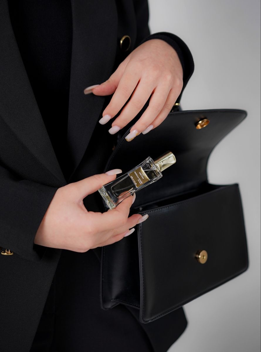 عطریات ۱۱۸